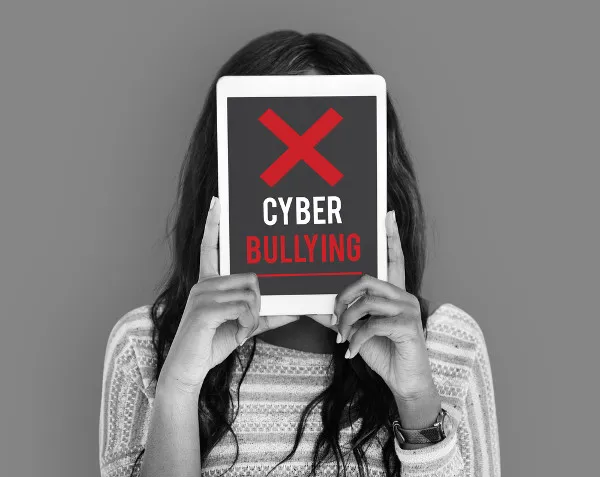 Imagem do Artigo: UM MANIFESTO CONTRA O CYBERBULLYING