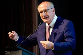 Imagem do Artigo: Vídeo de Alckmin manipulado por IA: AGU notifica Meta para remoção imediata; especialista em Direito Digital analisa impactos