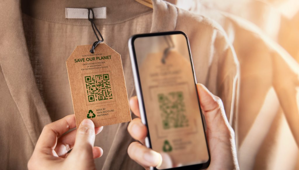 QR Code na etiqueta para rastrear origem da peça de roupa