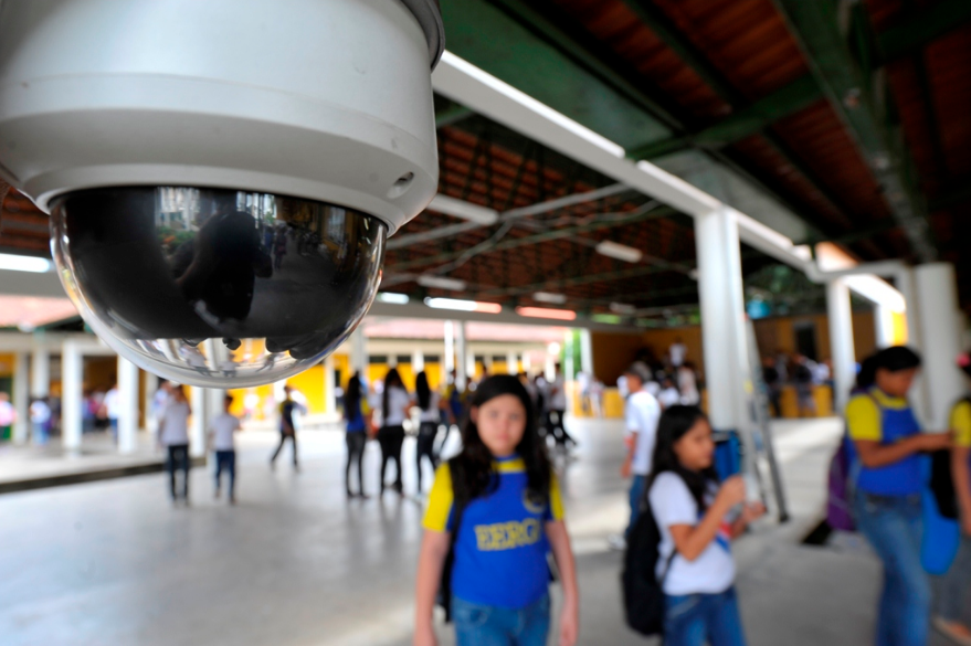 Imagem do Artigo: Violação de intimidade no ambiente escolar